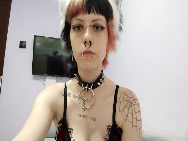 Live sex webcam photo for Hxrnygoth #273438343