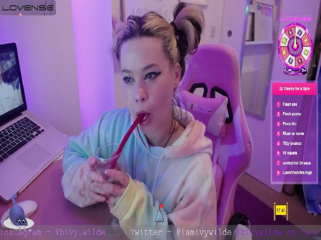 Live sex webcam photo for IBIvyWilde #271876533