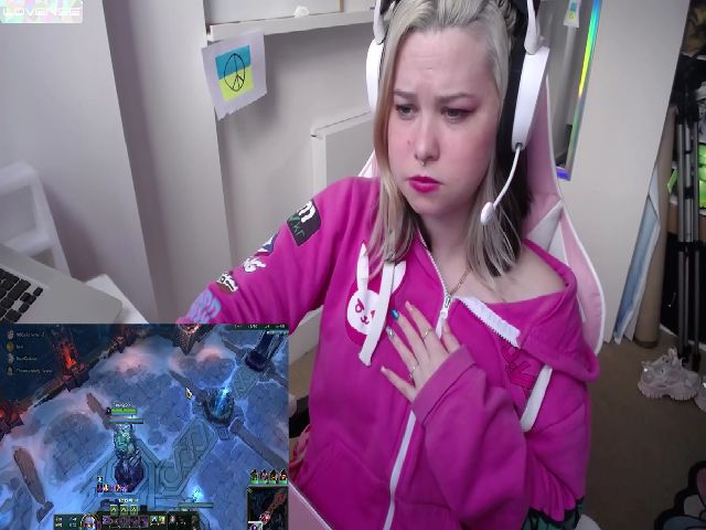 Live sex webcam photo for IBIvyWilde #272645070