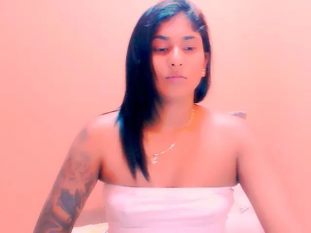 Live sex webcam photo for INDIANGOLD #271879617