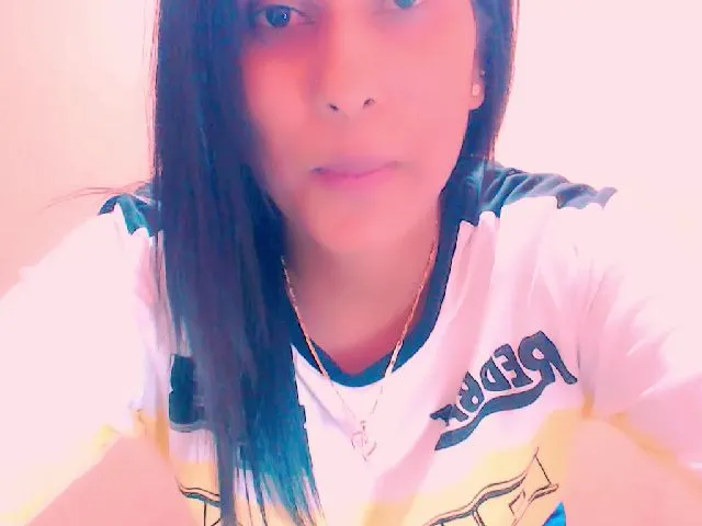 Live sex webcam photo for INDIANGOLD #271885297