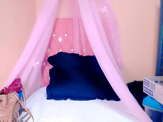 Live sex webcam photo for INDIANGREY4U #272797891