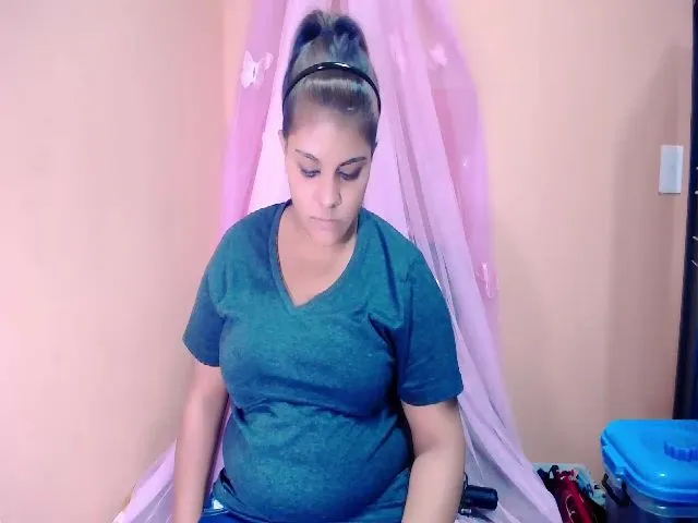 Live sex webcam photo for INDIANGREY4U #272817068