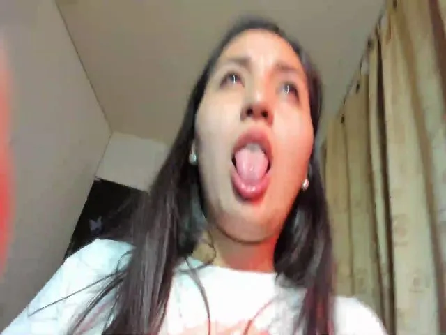 Live sex webcam photo for ISABELLA0191 #272472560