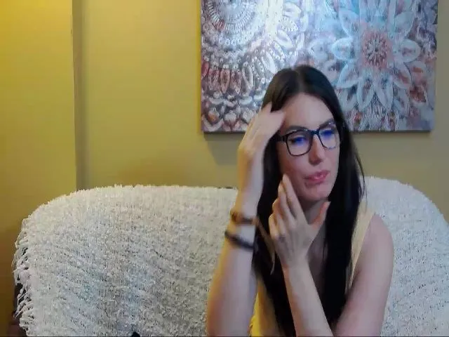 Live sex webcam photo for IamAzaleea #273911020