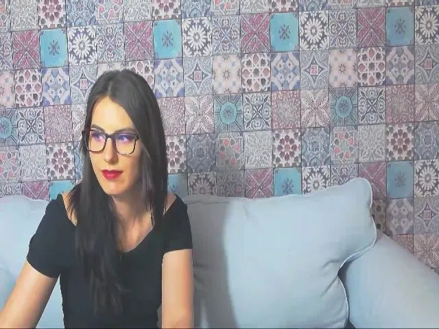 Live sex webcam photo for IamAzaleea #274005937