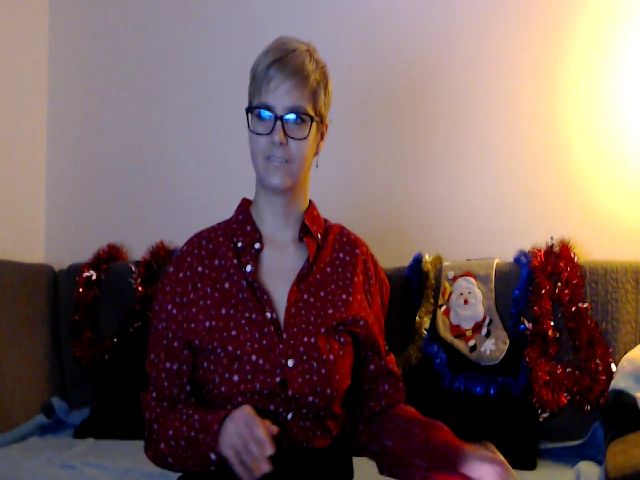 Live sex webcam photo for IamMiky #271702379