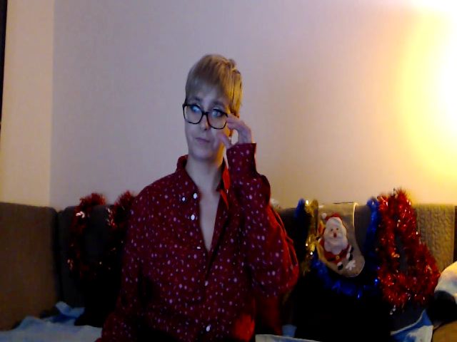 Live sex webcam photo for IamMiky #271704968