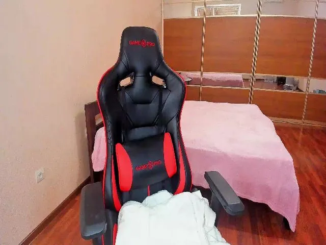 Live sex webcam photo for Iam_Sasha #272938424