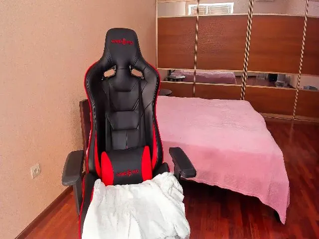 Live sex webcam photo for Iam_Sasha #272940426