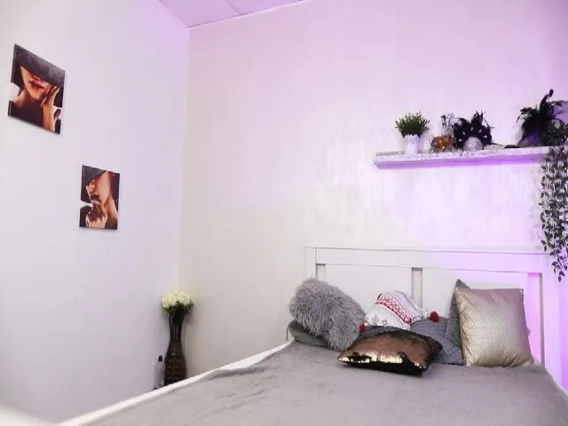 Live sex webcam photo for Iceeyes1 #274408700