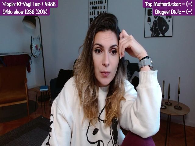 Live sex webcam photo for IgotCookies #272042984