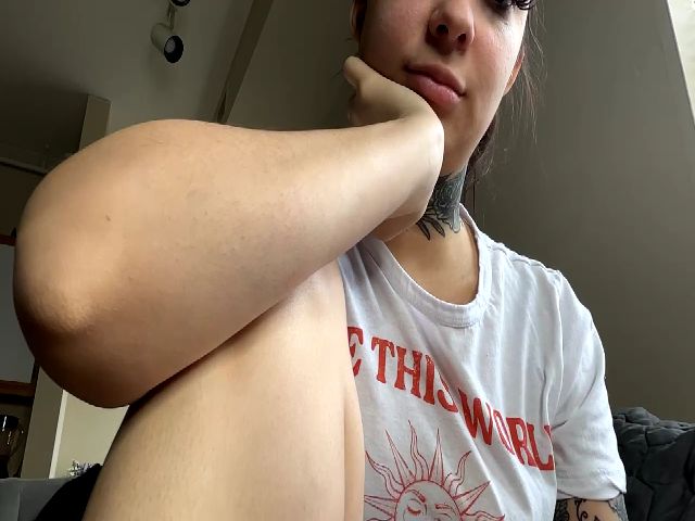 Live sex webcam photo for IllusionBby #272868891