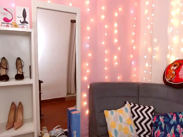 Live sex webcam photo for ImBella_Sir #272545201