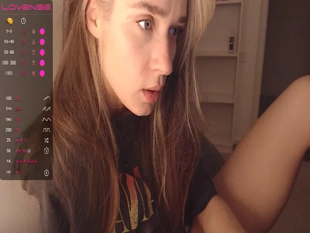 Live sex webcam photo for ImMaria #273840048