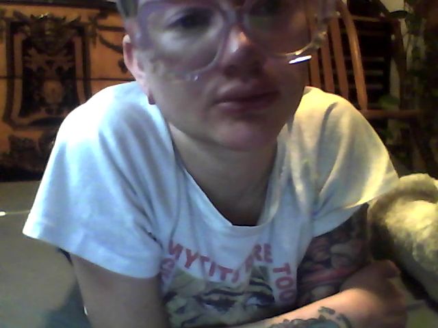 Live sex webcam photo for Indee_genue #273773105