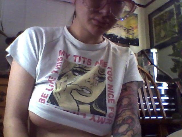 Live sex webcam photo for Indee_genue #273776650