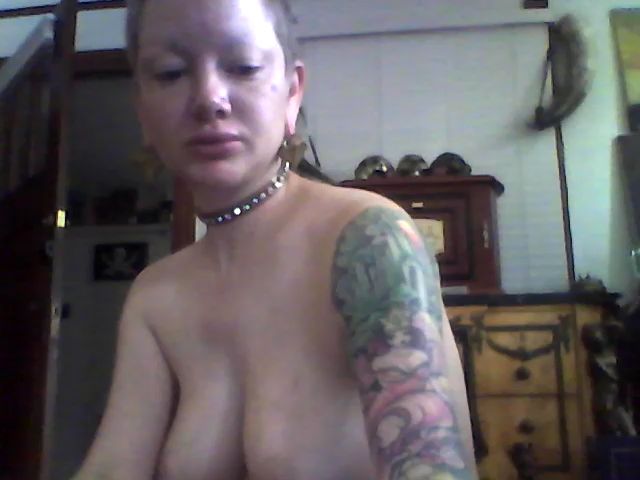 Live sex webcam photo for Indee_genue #273798546