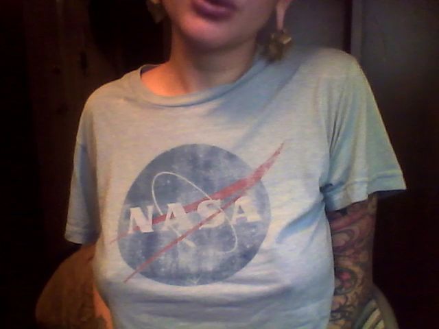 Live sex webcam photo for Indee_genue #273800196