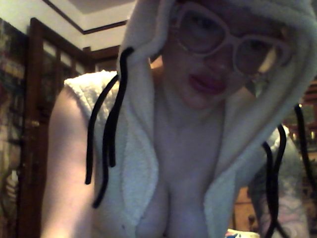 Live sex webcam photo for Indee_genue #273916589