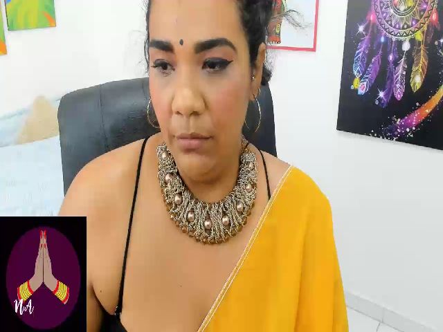 Live sex webcam photo for IndianMama #272427973