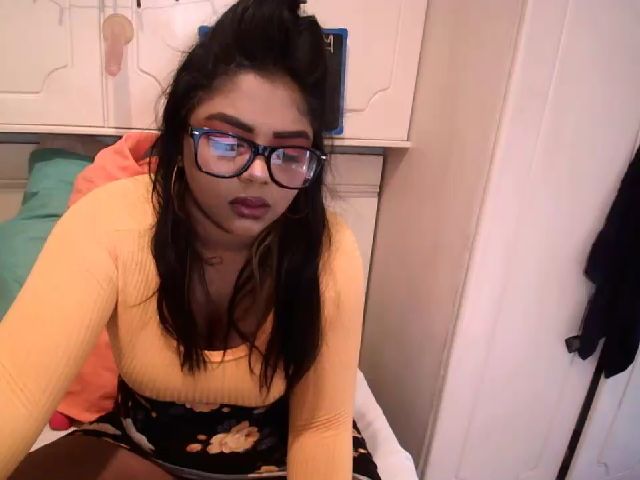 Live sex webcam photo for Indian_FireXX #274591385