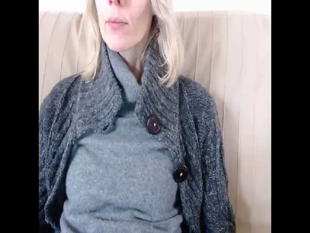 Live sex webcam photo for IndianaBella #272305510