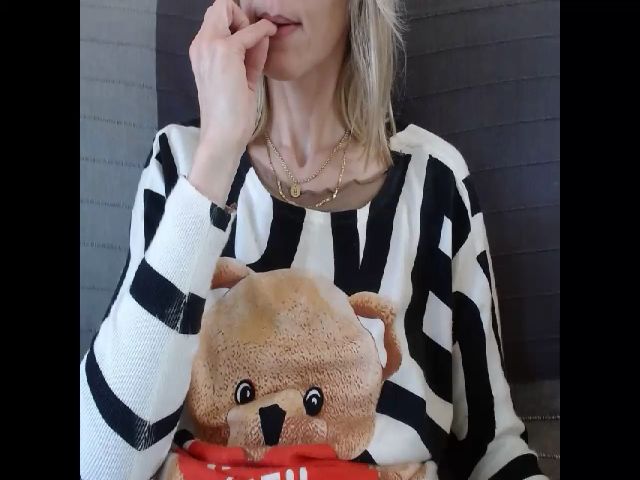 Live sex webcam photo for IndianaBella #272876995