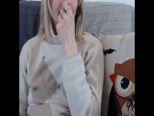 Live sex webcam photo for IndianaBella #273084107