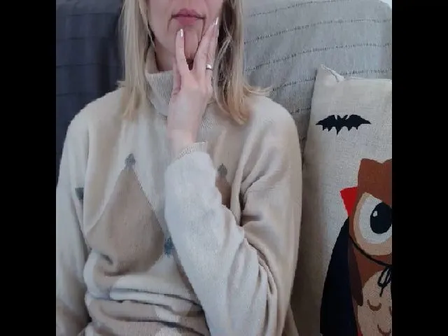 Live sex webcam photo for IndianaBella #273084152