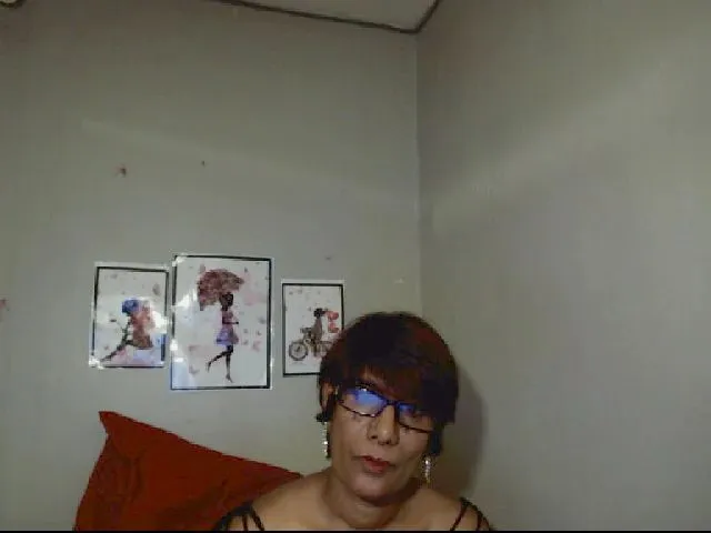 Live sex webcam photo for Indianmilf_4u #271877214
