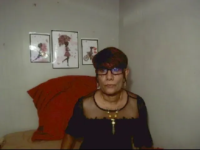 Live sex webcam photo for Indianmilf_4u #271924585