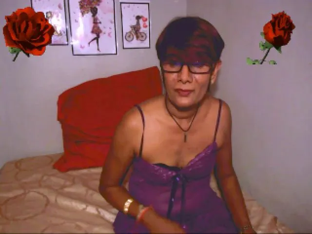 Live sex webcam photo for Indianmilf_4u #272169388