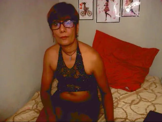 Live sex webcam photo for Indianmilf_4u #272556837