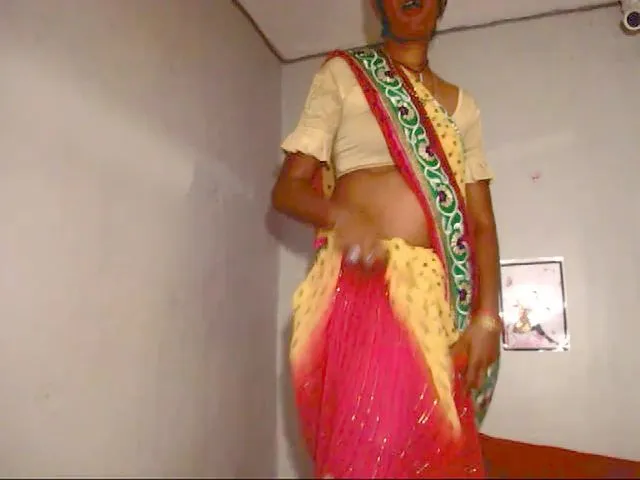 Live sex webcam photo for Indianmilf_4u #272571551