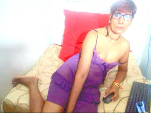 Live sex webcam photo for Indianmilf_4u #273319176