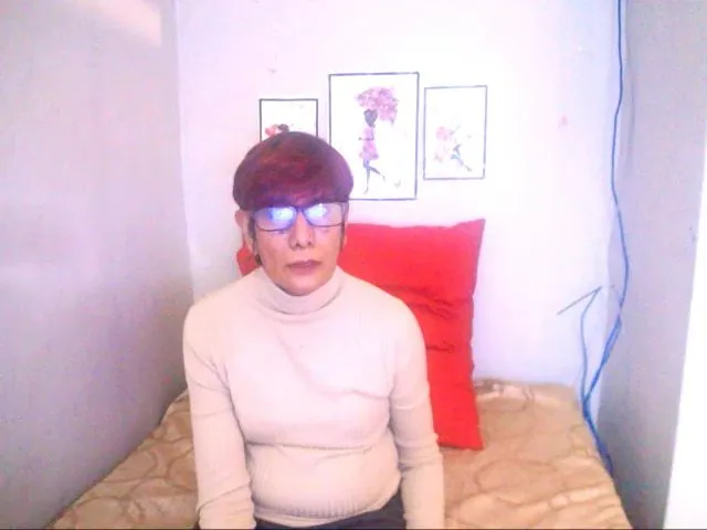 Live sex webcam photo for Indianmilf_4u #273683223