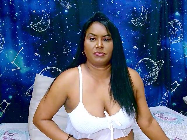 Live sex webcam photo for Indiansparkz #274351548