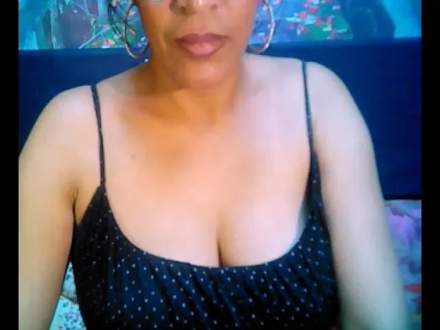 Live sex webcam photo for Indiantigeres #273395510