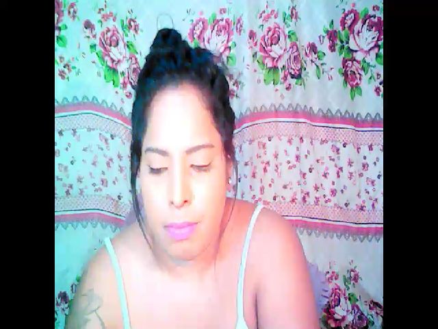 Live sex webcam photo for Indiantopaz69 #272342199