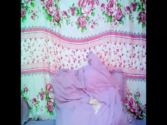 Live sex webcam photo for Indiantopaz69 #272370167