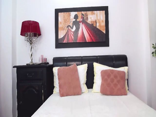 Live sex webcam photo for InnaHottyX #272522044