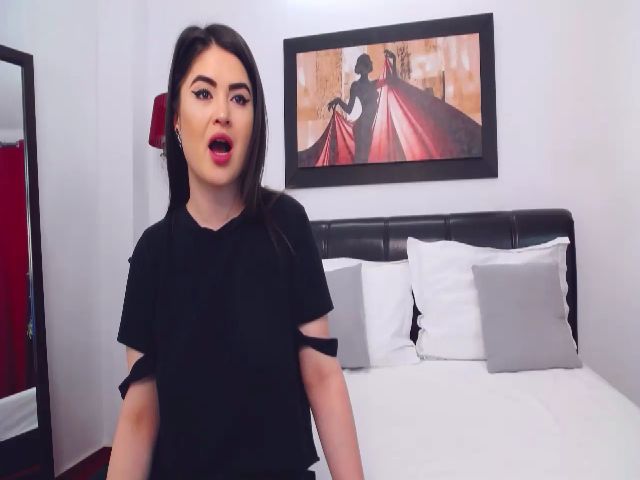 Live sex webcam photo for InnaHottyX #273146389