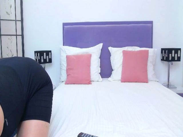 Live sex webcam photo for InnaHottyX #273760543