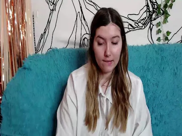 Live sex webcam photo for Innocent_Di #273810819