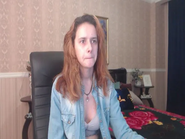 Live sex webcam photo for IrisNichols #272380759