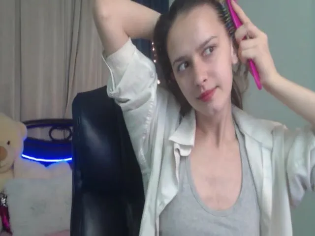 Live sex webcam photo for IrisNichols #273097295