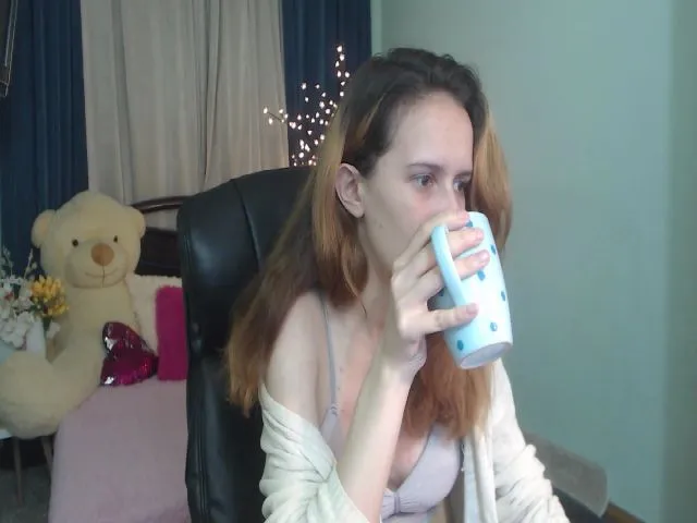 Live sex webcam photo for IrisNichols #273275945