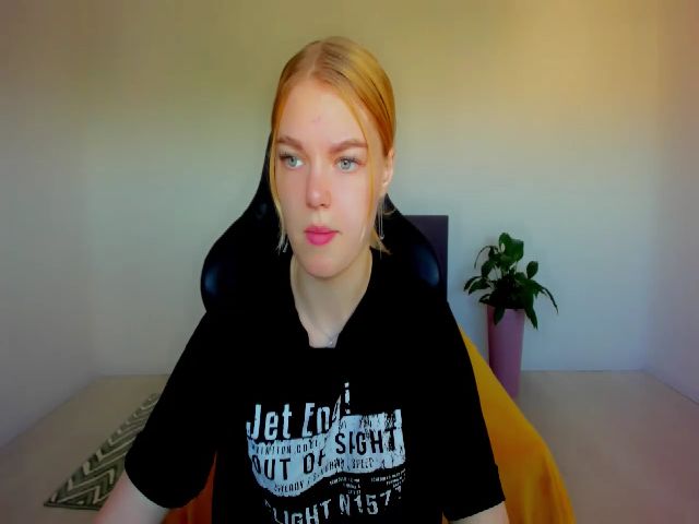 Live sex webcam photo for Iris_Wolfe #273749335