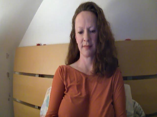 Live sex webcam photo for IrishSlutWife #273388988